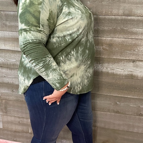 NEW Umgee Plus Olive Mix Tie Dye Top XL-2XL - Picture 9 of 15
